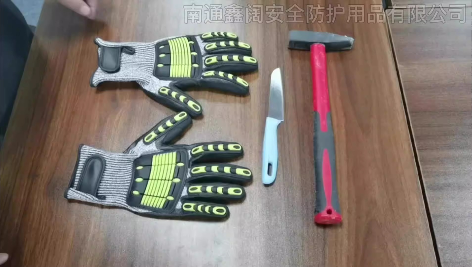 Mechanix Anti-Vibration Heavy  - Work Glove Impact のレビューと価格